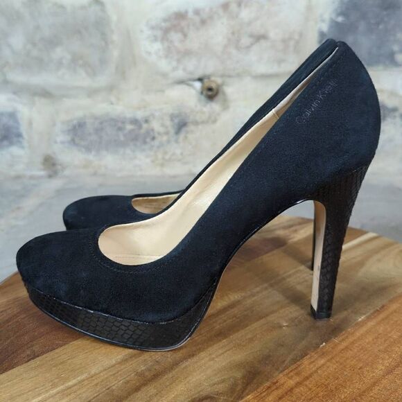 Calvin Klein Kendall Black Suede Snake Embossed Heel Platform Pumps Size 8M - Picture 8 of 16